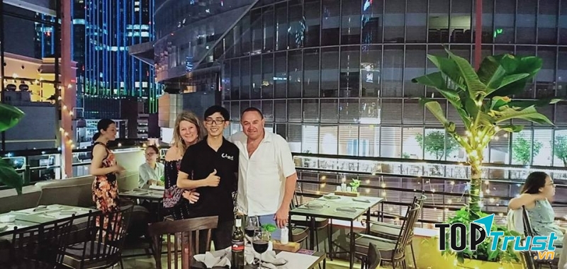 Nhà hàng Chanh Bistro sở hữu view hướng thẳng ra khu vực trung tâm Quận 1