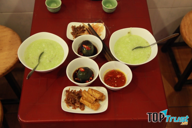 Thưởng thức Cháo về đêm tại Nha Trang