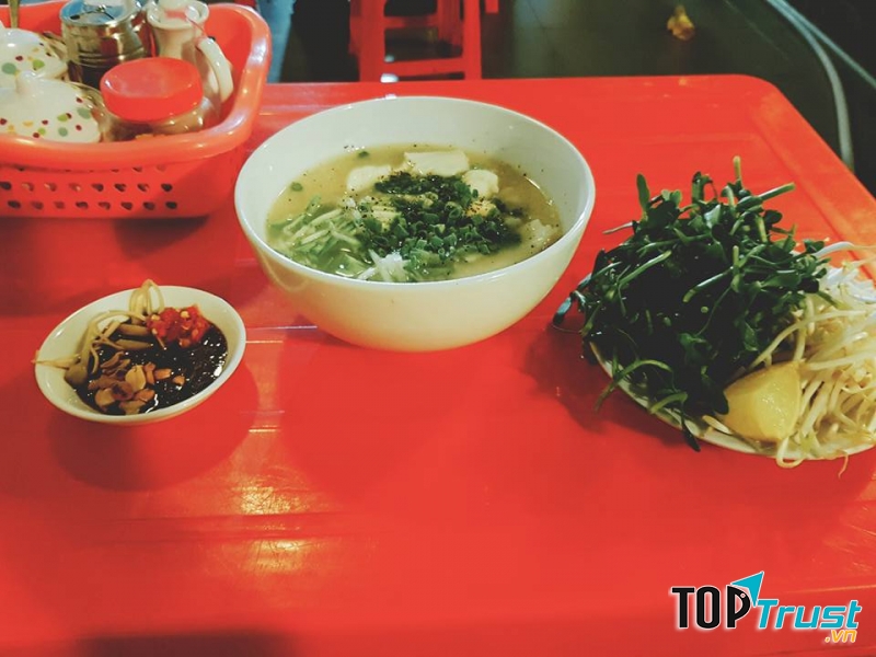 Quán cháo cá lóc bầu rau đắng