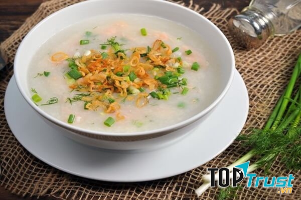 Bát cháo cá lóc thơm ngon hấp dẫn