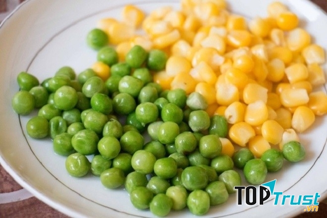 Cháo chim câu, đỗ Hà Lan và ngô ngọt