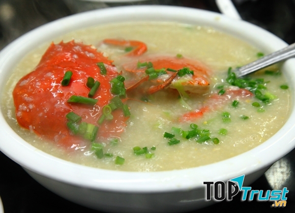 Cháo cua rất tốt cho sự phát triển của xương.