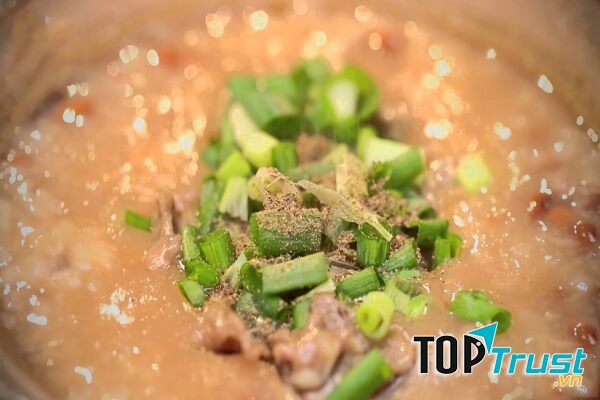 Thịt lợn nạc chứa nhiều protein cung cấp dưỡng chất cho cơ thể sản phụ sau khi sinh