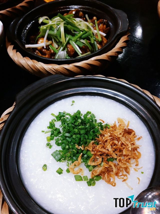 Cháo ếch Singapore 151 có thể là lựa chọn cho bữa sáng, trưa, chiều và cả tối