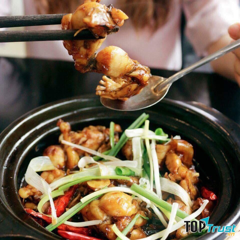 Món ếch thơm lừng, dậy mùi vị