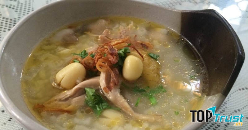 Cháo gà cà rốt hạt sen