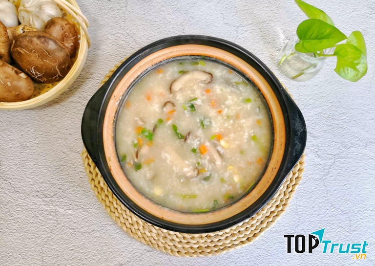 Cháo gà nấm hương