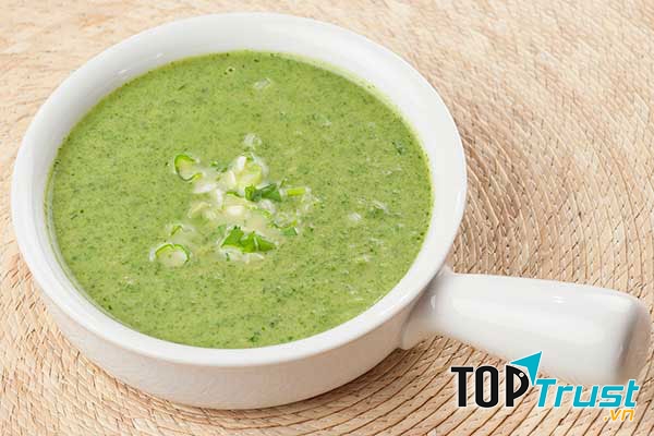 Cháo gà súp lơ xanh