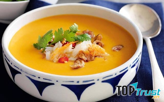 Chất đạm trong lươn và vitamin A trong cà rốt sẽ là những gì bé cần để phát triển thế chất