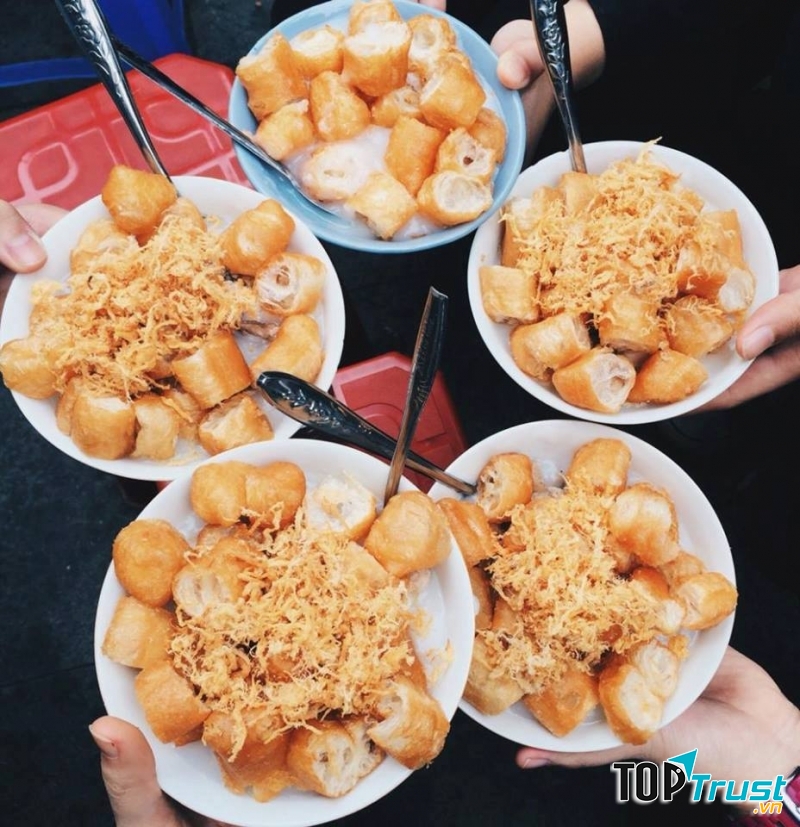 Cháo sườn ngõ chợ Đồng Xuân