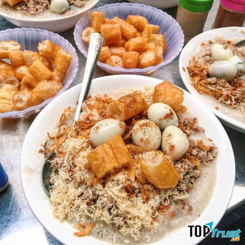 Cháo sườn trứng chim cút Lương Sử C