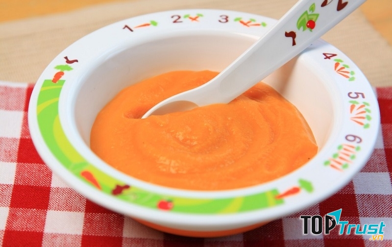 Cháo trái cây thập cẩm cho bé