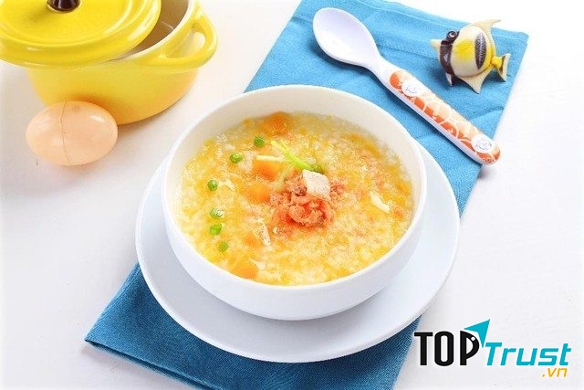 Thịt bò giàu đạm, kết hợp cùng cà rốt và phô mai sẽ mang lại món cháo dinh dưỡng béo ngậy