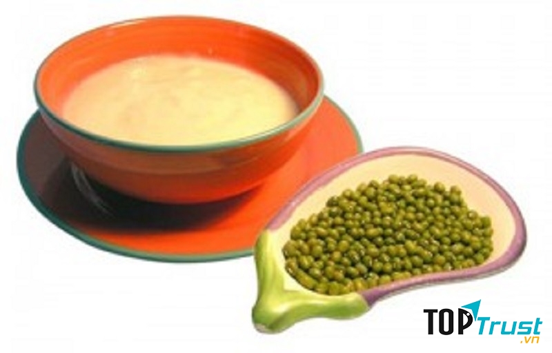 Cháo thịt bò giá đỗ cho bé