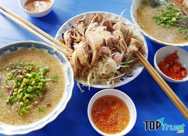 Cháo Vịt, Bún Cá & Bánh Đa Cua Hải Phòng