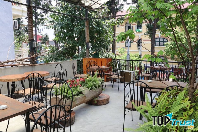 Charme Cafe Hanoi