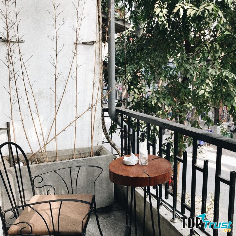 Charme Cafe Hanoi
