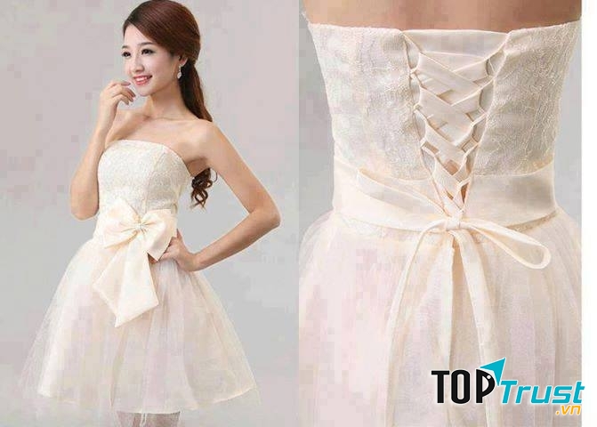 Váy ôm sát với các đường cắt tinh tế, sẽ luôn làm hài lòng chị em gái