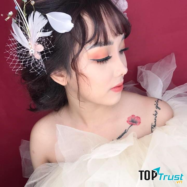 Thu Makeup