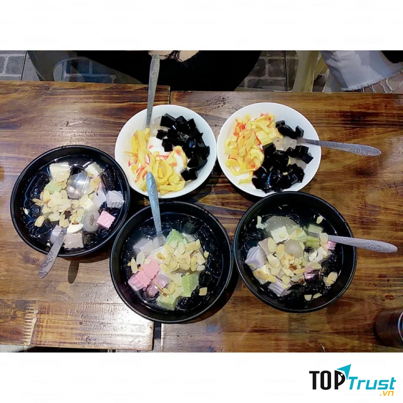 Chè 4 Mùa, Hàng Cân