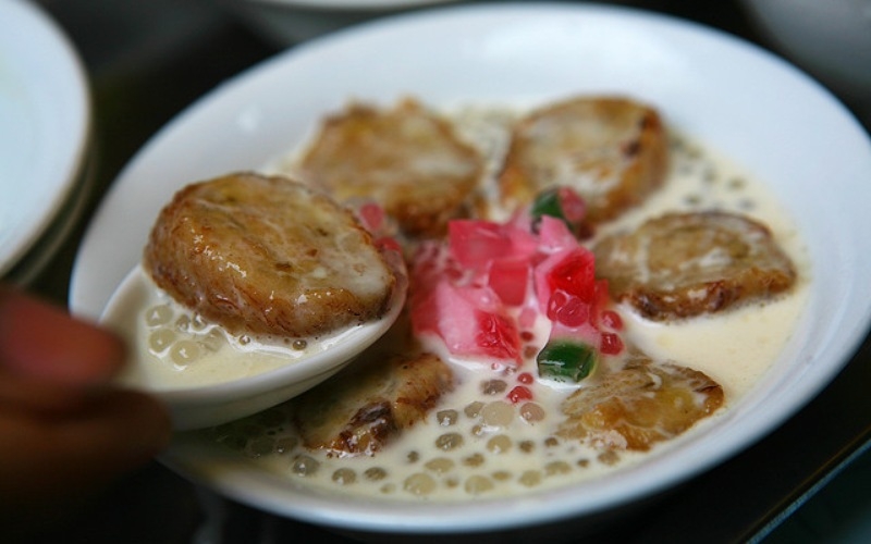 Chè chuối nóng