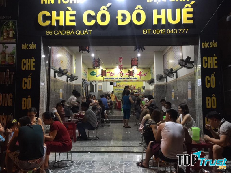 Quán thu hút rất đông thực khách