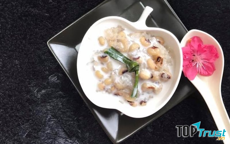 Chè đậu trắng nước cốt dừa