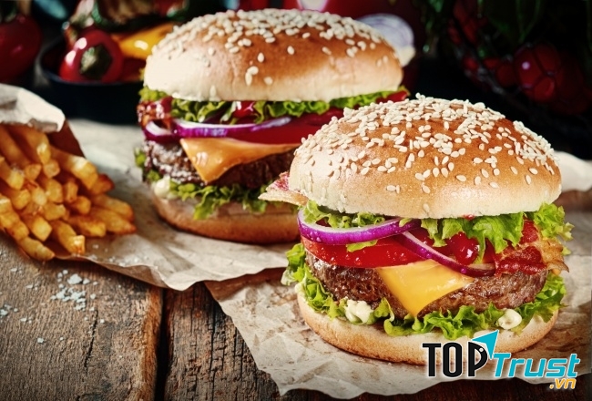 Bữa ăn cân đối để có mái tóc đẹp (Ảnh: Internet)