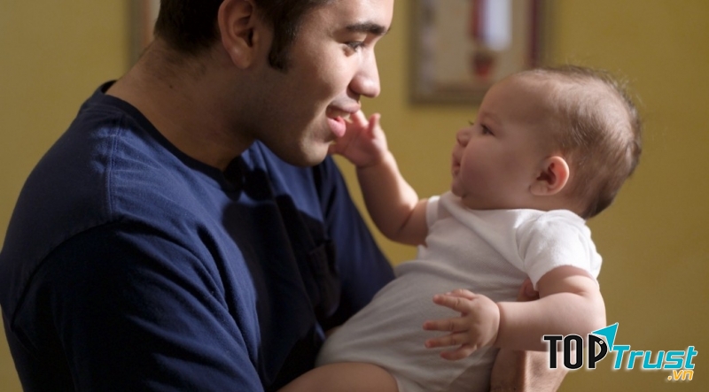 Chế độ thai sản mẹ hoặc con mất sau sinh