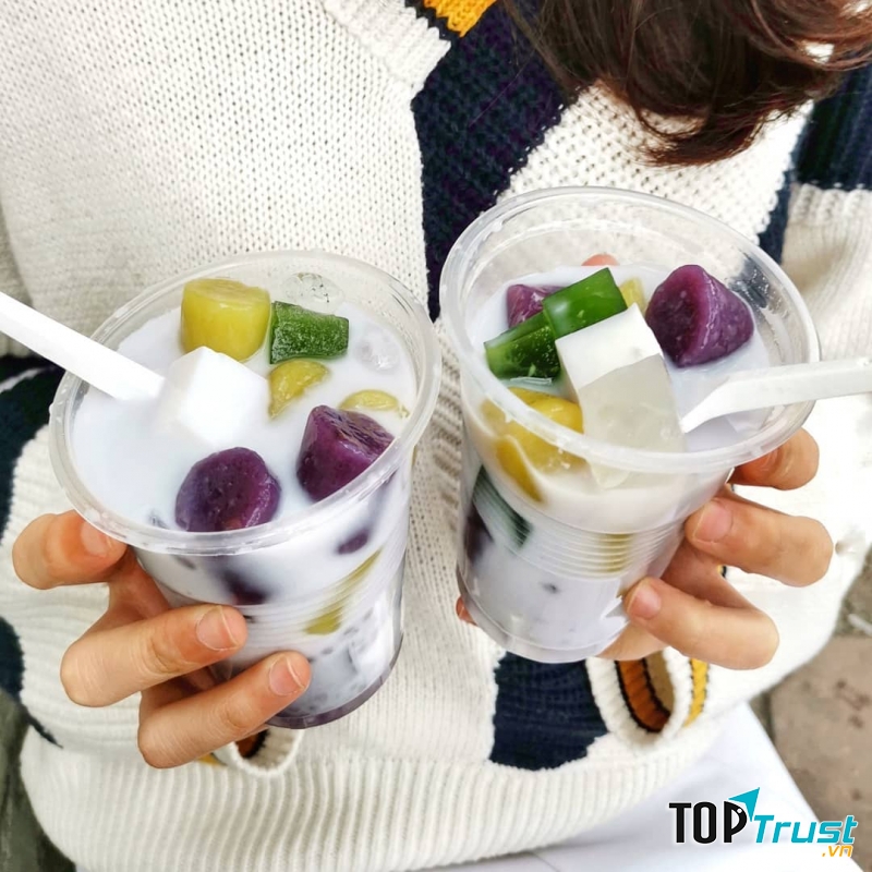 Chè dừa non với khoai lang dẻo