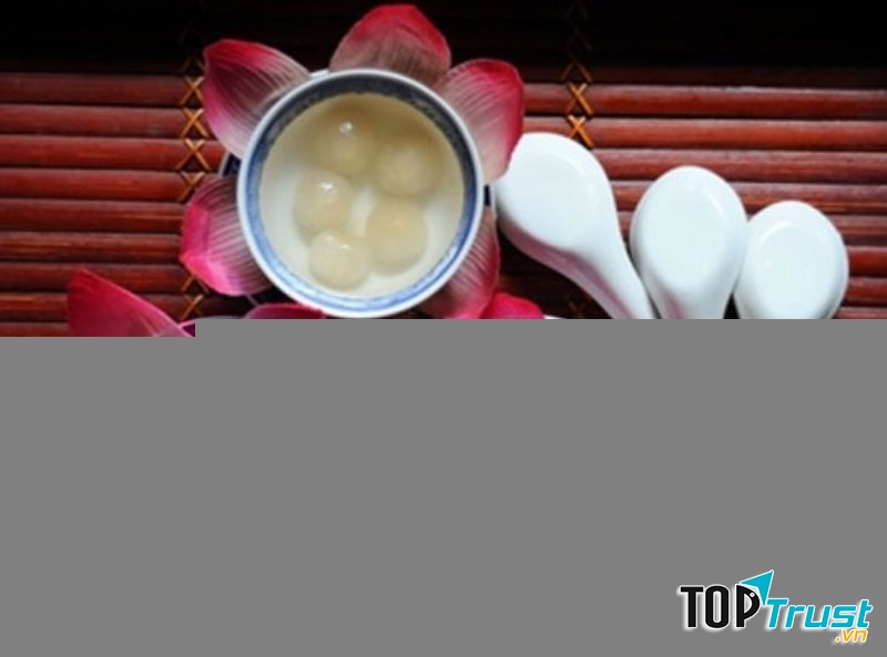 Chè sen bột lọc - một trong những món chè trứ danh ở Huế