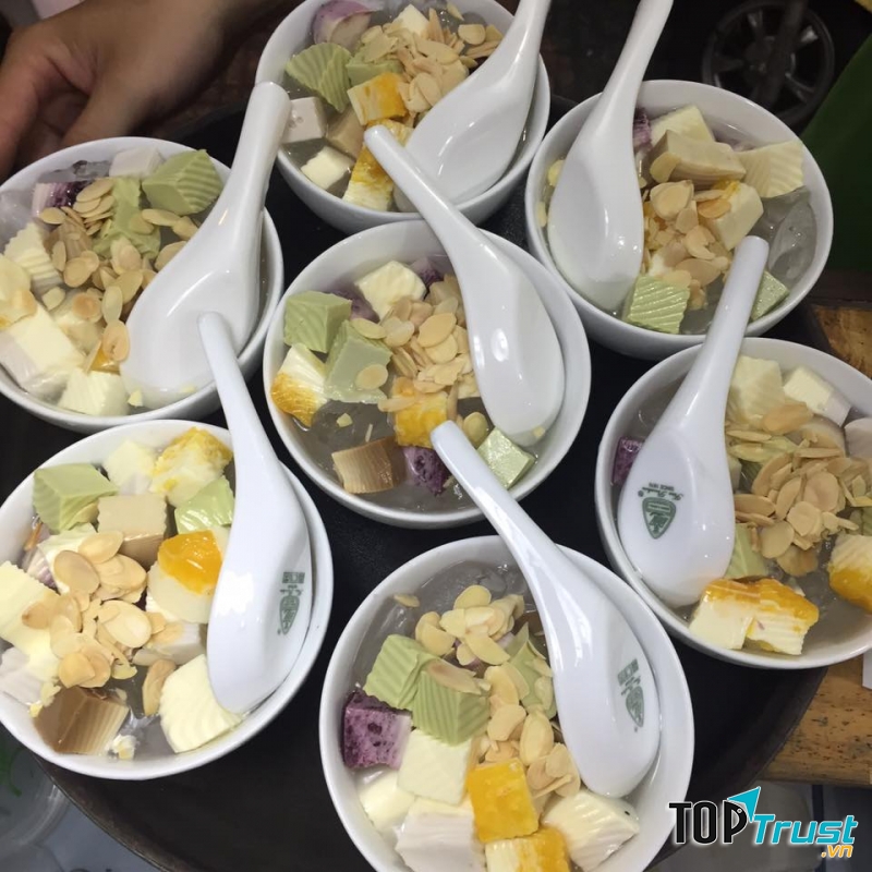 Chè Khúc Bạch - cầu Hoàng Hoa Thám