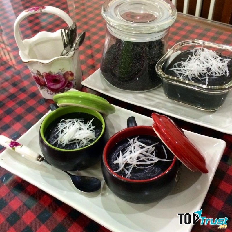 Chè mè đen thơm mát, lợi sữa