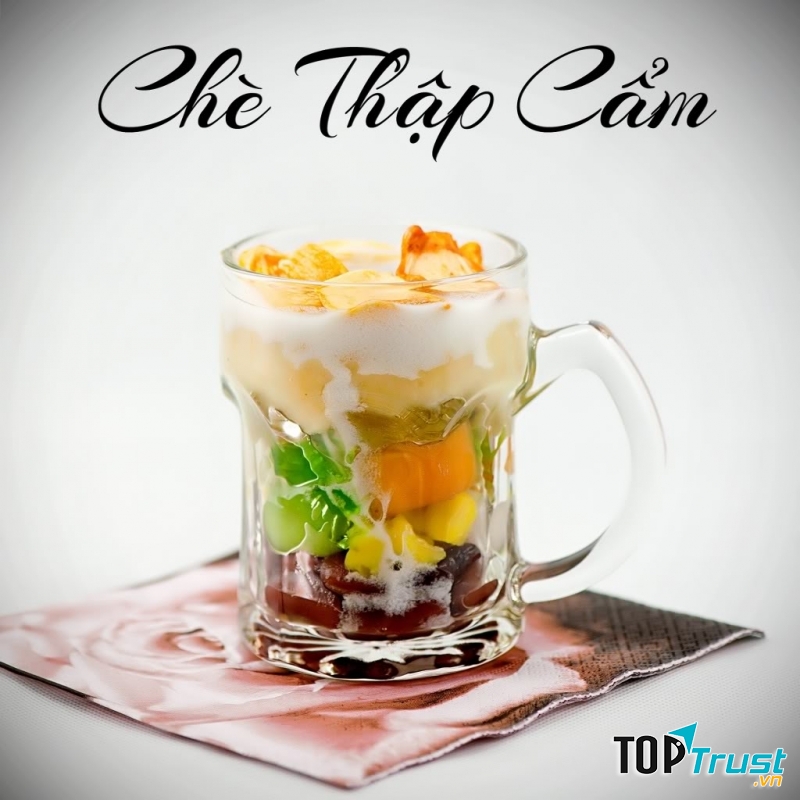 Chè thập cẩm - món ngon tại quán Chè Sài Gòn