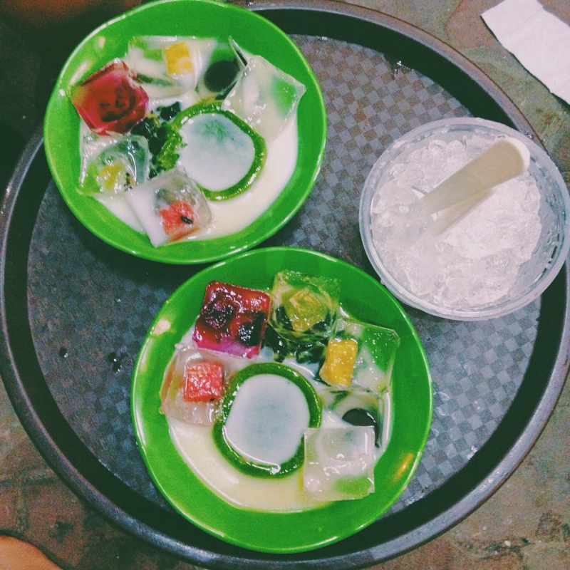 Chè thạch Mai Hà luôn chuẩn bị chu tất mọi thứ