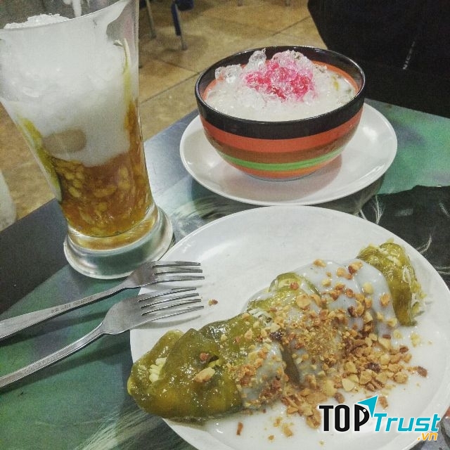 Chè bưởi và sữa chua mít tại Chè Thanh Tuyền 57 Nguyễn Chí Thanh