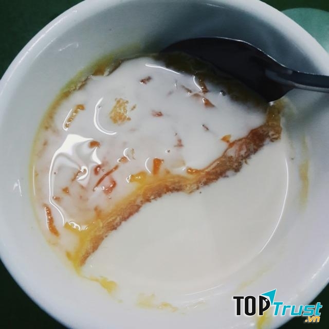 Món chè vừa có vị béo ngậy của sữa, vừa có vị thanh của xoài.