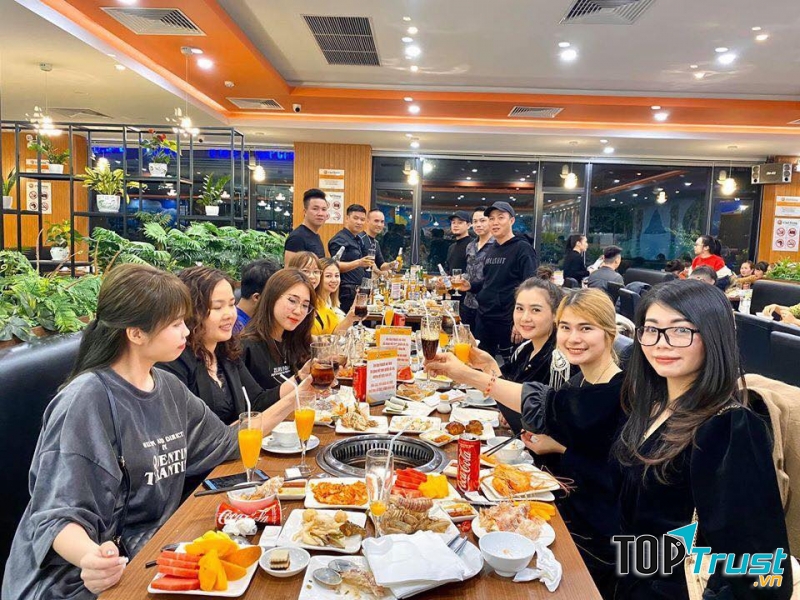 Nhà hàng phục vụ hải sản tươi ngon