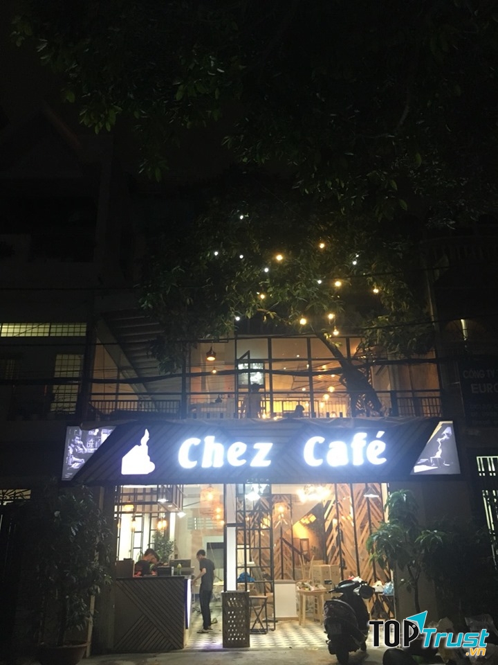 CHEZ CAFÉ
