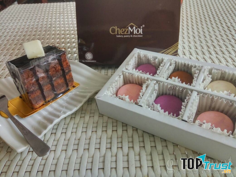  Ngoài mousse và macaron ra thì Red Velvet và Cheesecake New York cũng là hai món bánh mà bạn nên thử.