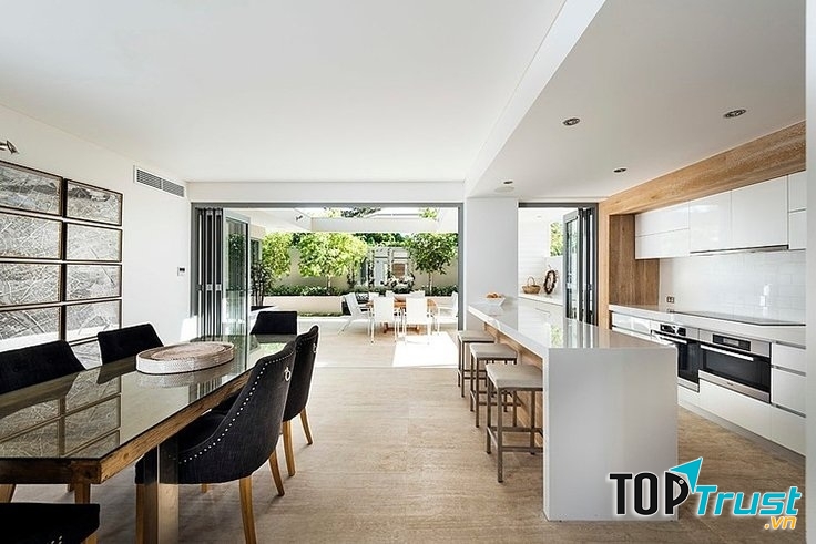 Điểm nhấn là những chi tiết màu đen