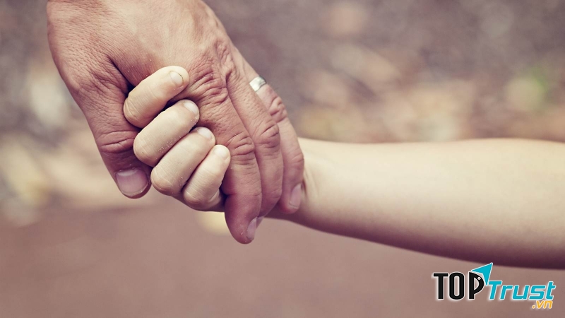 Ngày nhỏ, đấng sinh thành bảo bọc, khi trưởng thành hãy ghi nhớ công ơn