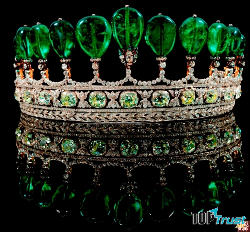Chiếc vương miện Tiara