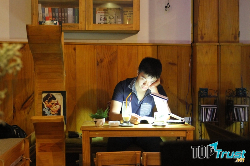 Không gian nhỏ bé nhưng vô cùng ấm cúng, yên tĩnh