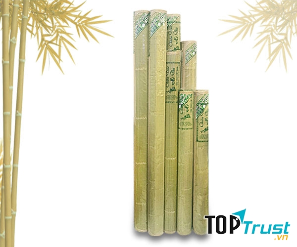 Chiếu trúc Cao Bằng được sản xuất trên dây chuyền hiện đại nhất làm từ những cây tre già nhất vùng núi Cao Bằng với độ bóng đẹp tự nhiên không tẩm ướp hóa chất.