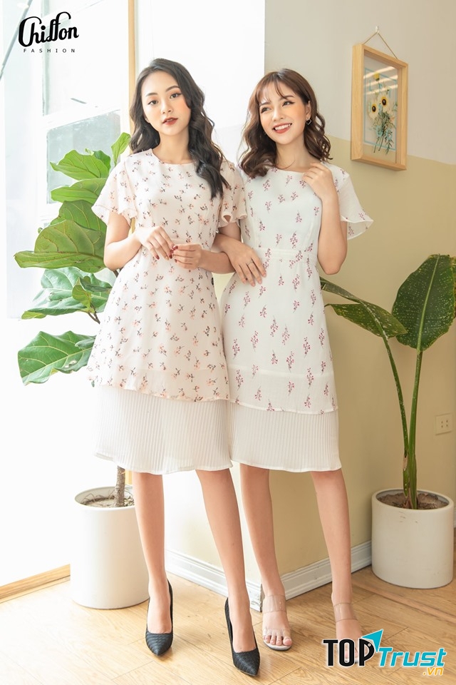 Ở Chiffon, có vô vàn nhiều những mẫu mã, kiểu dáng lẫn chất liệu đa dạng, phong phú, những chi tiết bèo nhún, thắt nơ hay xếp li đi cùng một loạt các gam màu khác nhau
