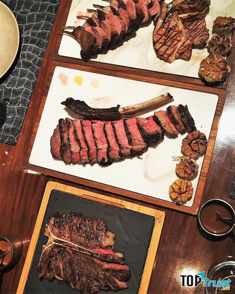 Chill Skybar – Dining