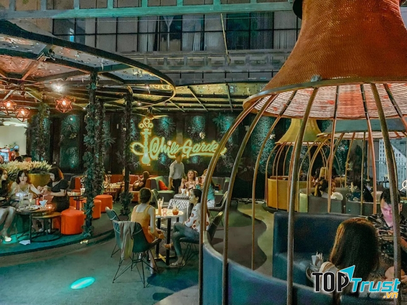 Với thiết kế lồng chim, khách hàng có không gian riêng để thưởng thức trà và chụp ảnh