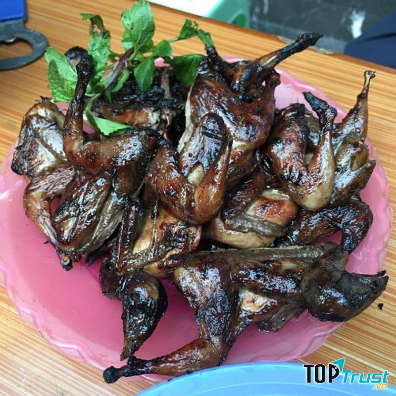 Món chim cút nướng hấp dẫn tại Phú Yên