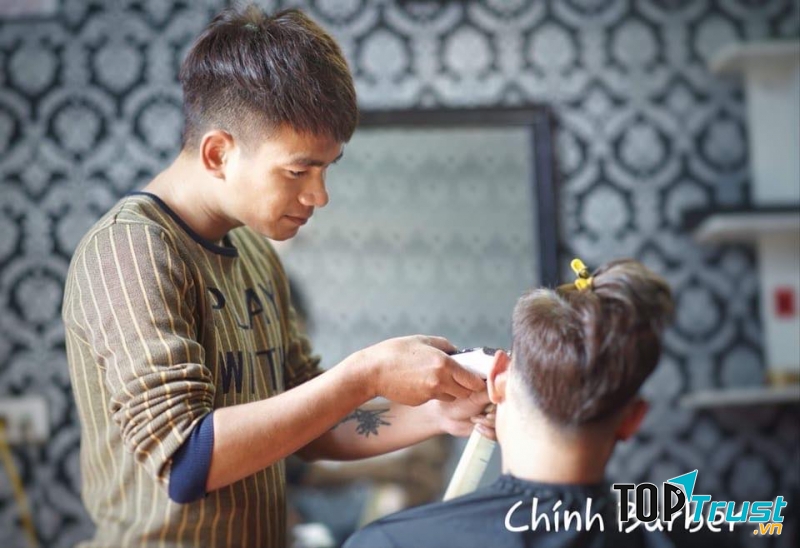 Tiệm luôn nỗ lực để tạo ra những kiểu tóc khiến khách hàng hài lòng nhất, thể hiện được cá tính, sở thích của mỗi khách hàng